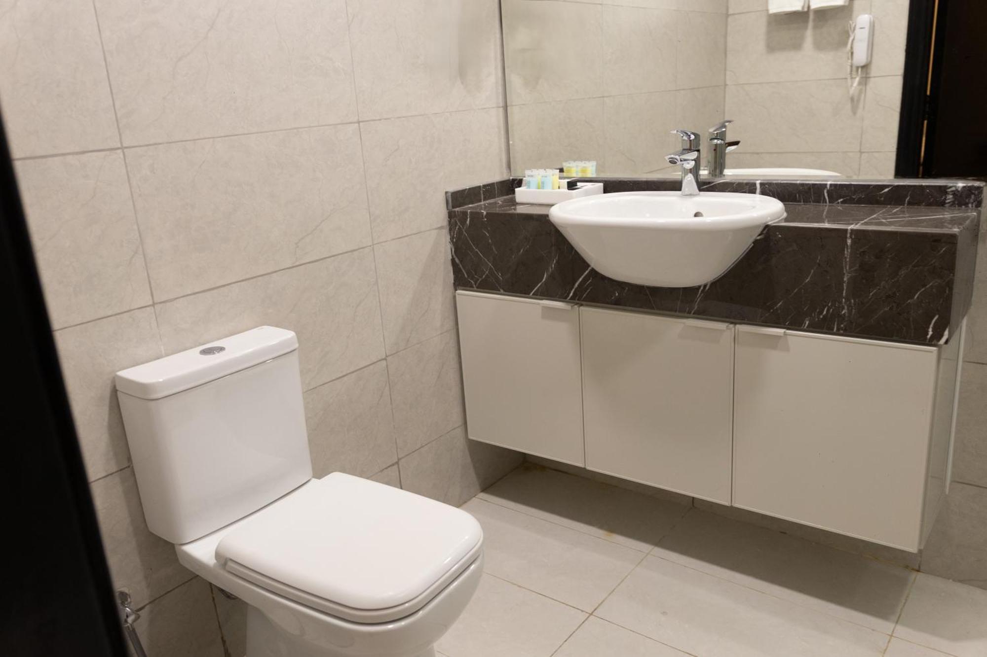 Vendome Plaza Hotel دبي المظهر الخارجي الصورة